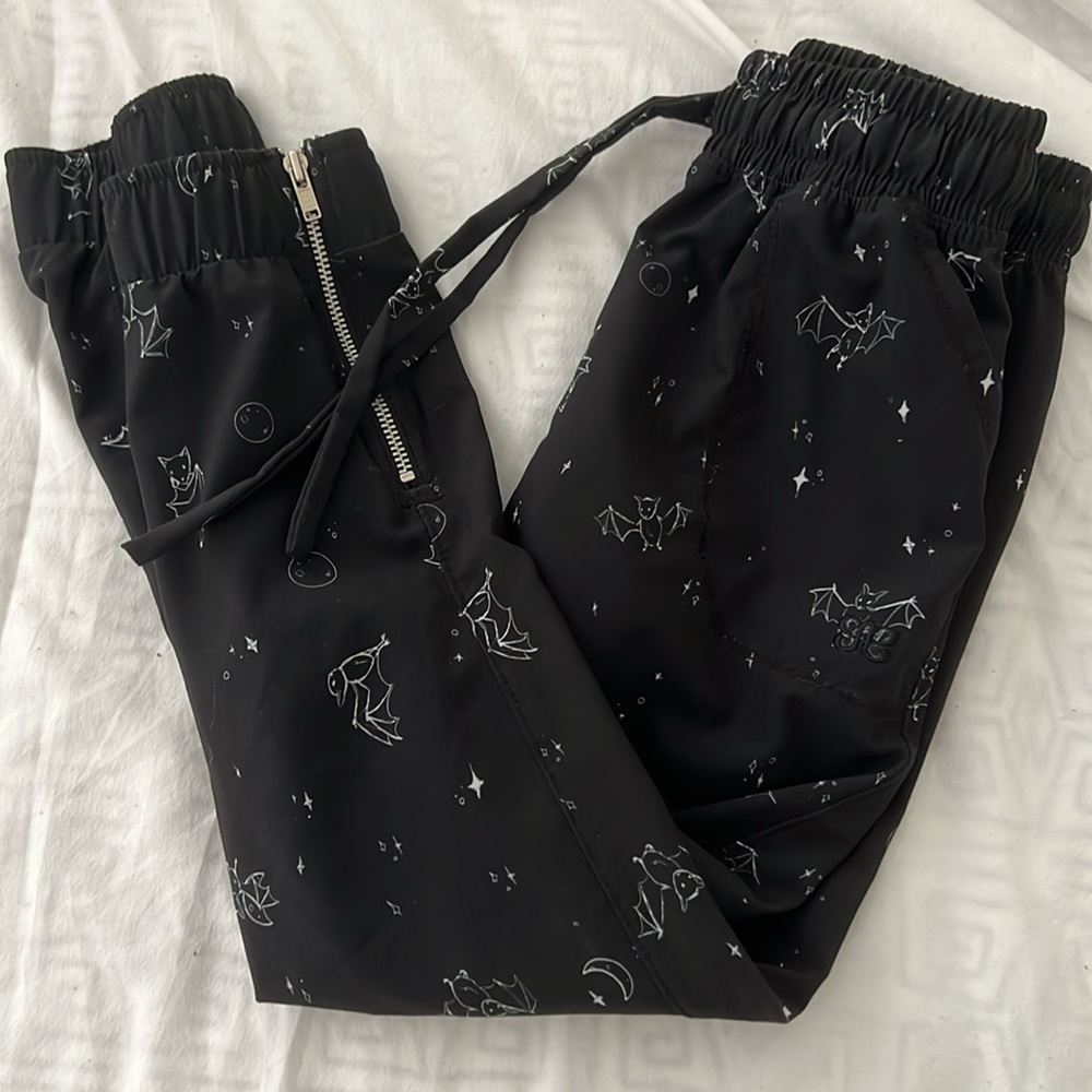 EUC Albion Fit Mini Spooky Bat Jetsetter’s Kids Size 6